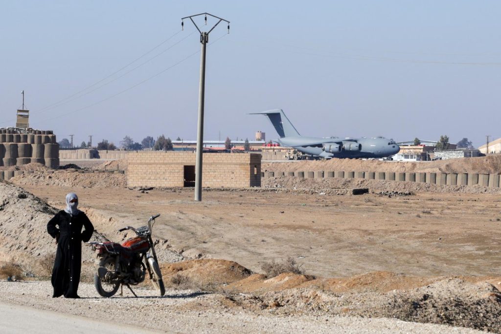 ومع فك الارتباط العسكري من سوريا، تعيد الولايات المتحدة ضبط مهمة التحالف الدولي ضد داعش