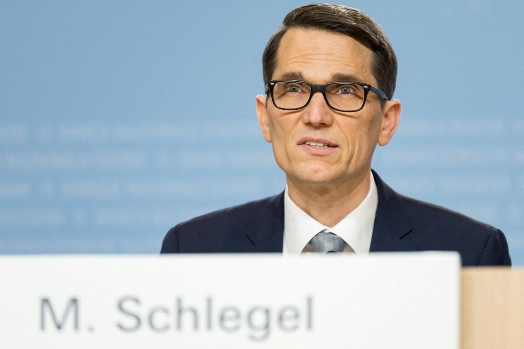 ويرتفع الفرنك السويسري، ليصبح عملة الملاذ النهائية