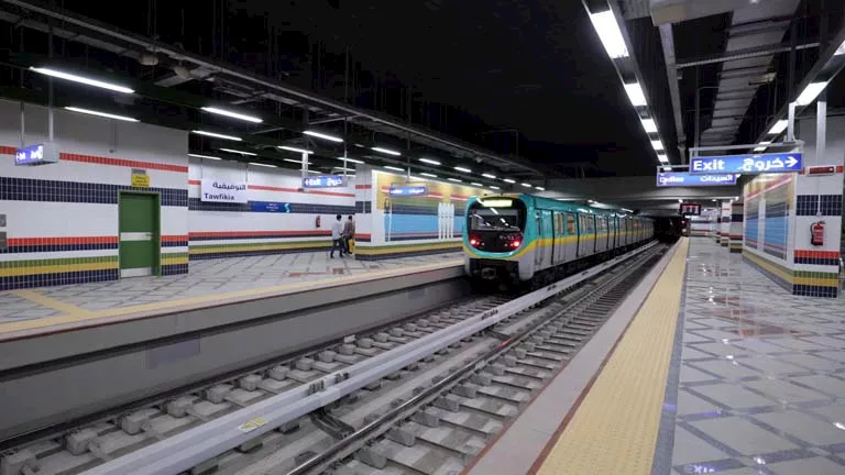 تعديل مواعيد مترو الأنفاق والقطار الكهربائي الخفيف (LRT) في رمضان