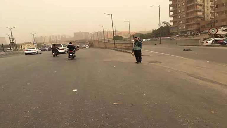 استمرار الرمال المثارة.. الأرصاد تكشف عن طقس الساعات القادمة