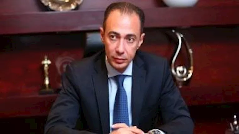 رئيس “صحة النواب” لأعضاء اللجنة: “انسوا البيروقراطية”