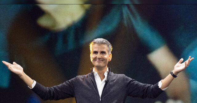 ديزني تعين جوش دامارو، الذي قاد عملية التحول في المتنزهات الترفيهية، رئيساً تنفيذياً جديداً لها