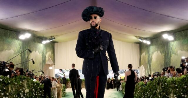 “يجب أن يكون أمريكيًا”