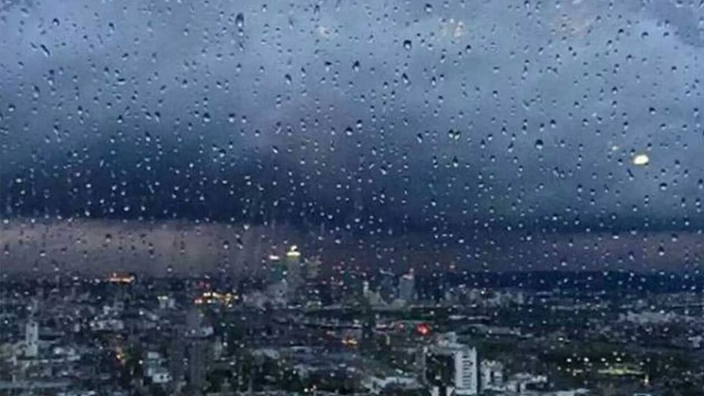 «الأرصاد» ينبه من استمرار الأمطار على سكاكا ودومة الجندل