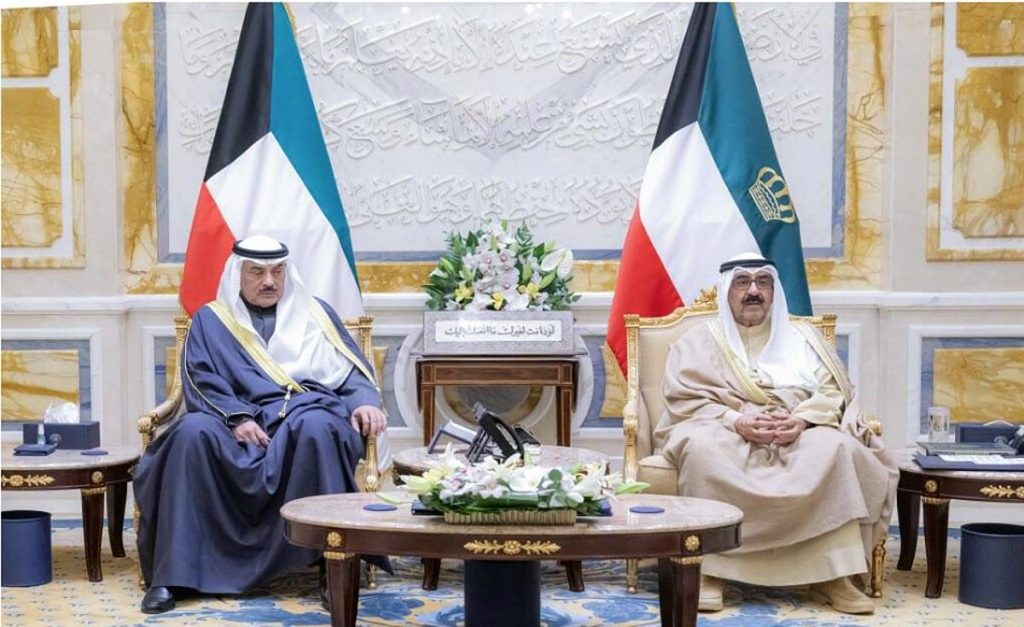 الوزراء الجدد يؤدون اليمين الدستورية أمام أمير الكويت