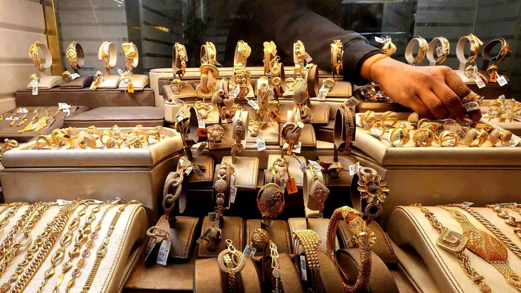 سعر الذهب في السعودية اليوم الثلاثاء 15-8-1447.. المعدن الأصفر يرتفع 5% عالميًا