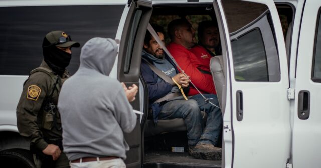 القبض على 650 شخصًا غير شرعي في ولاية فرجينيا الغربية بمساعدة شرطة الولاية والشرطة المحلية