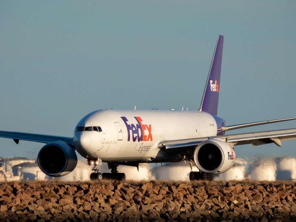 يوم مستثمري FedEx: انطلاقة قوية ومحفز ضعيف (خفض التصنيف) (NYSE:FDX)