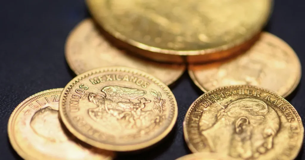 الذهب يتراجع مع ارتفاع الدولار وترقب بيانات أميركية للتضخم