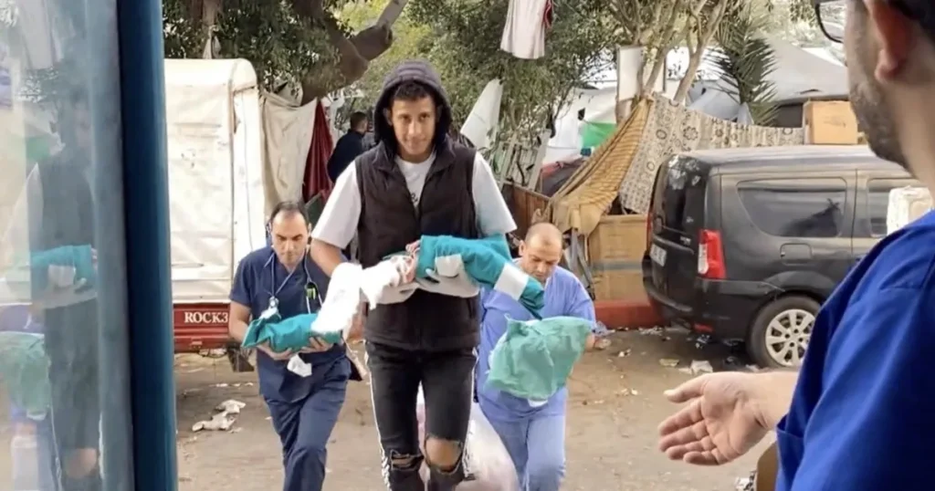 الأطفال الخدج الفلسطينيون يعودون إلى غزة بعد العلاج في مصر